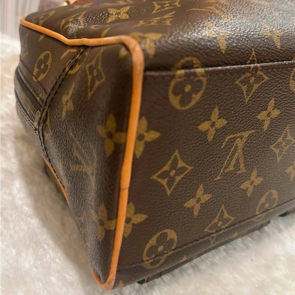 💯% Authentic Louis Vuitton ManhattanPM Monogram Handbag✨ - Picture 12 of 17